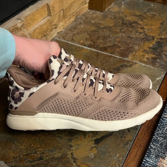 APL | Techloom Tracer Women’s Animal Print Sz 9 - Picture 3 of 7